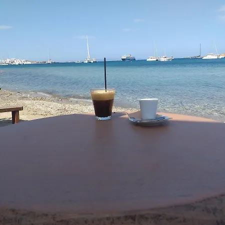 Cafe Del Mar Boutique Studios Párosz